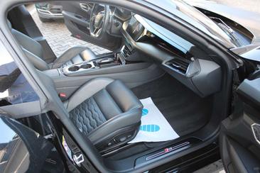 Audi E-tron GT RS Noir — photo 12
