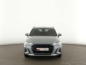 Audi A3 40 TFSI — photo 2