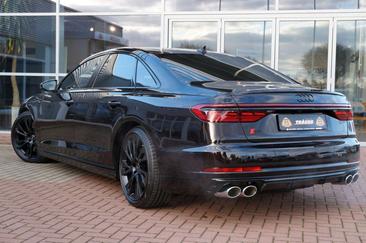 Audi S8 — photo 4