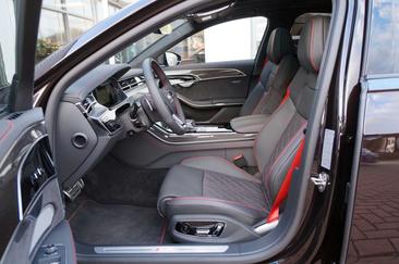 Audi S8 — photo 6