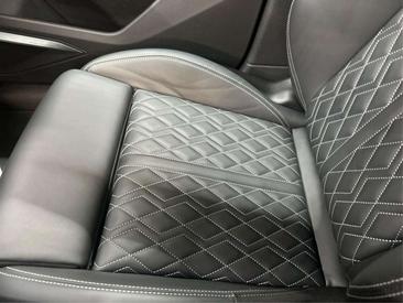 Audi E-tron S — photo 8