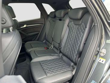 Audi SQ5 SUV 30 TDI — photo 13
