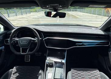 Audi RS6 Avant — photo 22