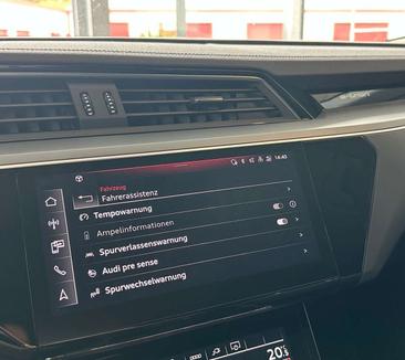 Audi E-tron 55 — photo 12