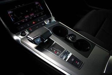Audi A6 Avant 45 TFSI — photo 12