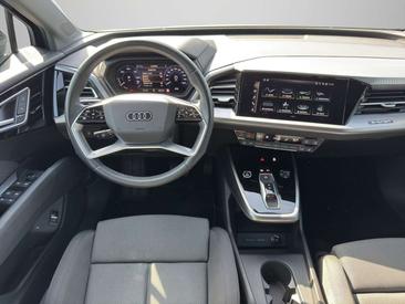 Audi Q4 E-tron 40 — photo 10