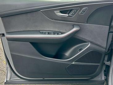 Audi SQ8 Competition Plus — photo 6