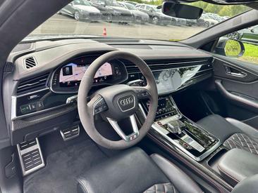 Audi SQ8 Competition Plus — photo 10