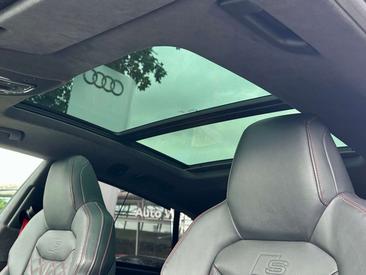 Audi SQ8 Competition Plus — photo 12