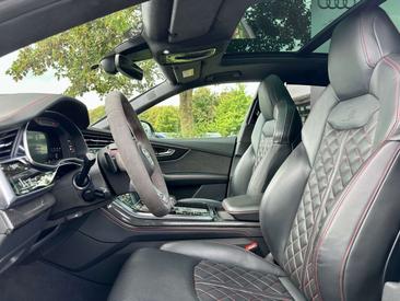 Audi SQ8 Competition Plus — photo 14
