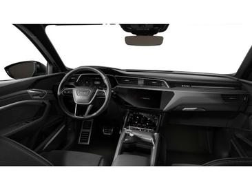 Audi Q8 E-tron Sportback Advanced 50 — photo 7