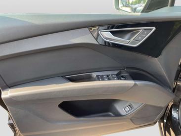 Audi Q4 E-tron S Line 50 — photo 11