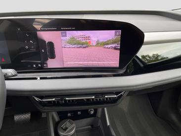 Audi Q6 E-tron — photo 4