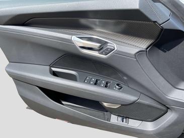 Audi E-tron GT — photo 11