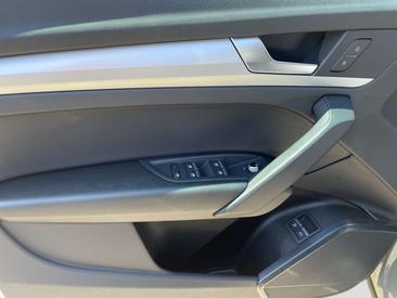 Audi Q5 S Line 50 TFSIe — photo 11