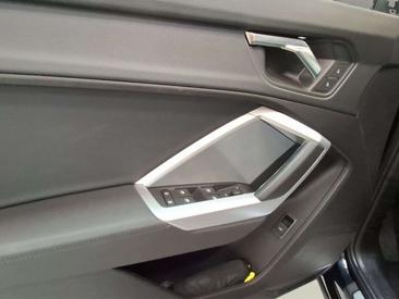 Audi Q3 S Line 35 TDI — photo 13