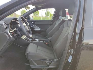Audi Q3 S Line 40 TFSI — photo 6