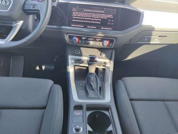 Audi Q3 S Line 40 TFSI — photo 8