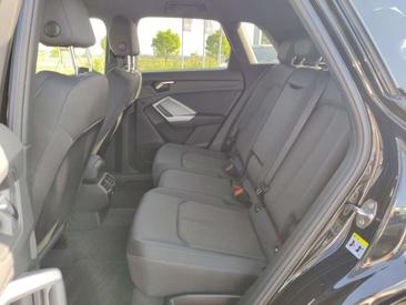 Audi Q3 S Line 40 TFSI — photo 10