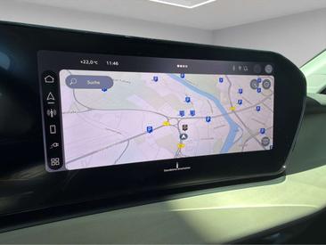 Audi Q3 S Line E-hybrid — photo 12