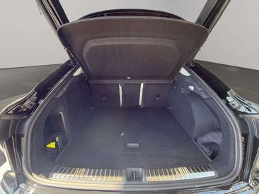 Audi Q3 S Line E-hybrid — photo 18