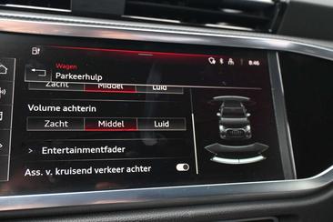 Audi Q3 S Line 45 TFSIe — photo 23