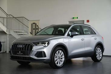 Audi Q3 45 TFSI E — photo 2