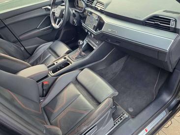 Audi Q3 S Line 35 TDI — photo 9