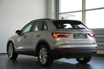 Audi Q3 45 TFSI E — photo 10