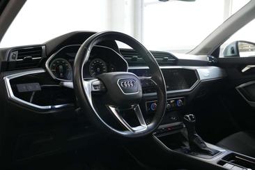 Audi Q3 45 TFSI E — photo 14