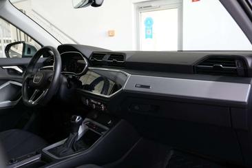 Audi Q3 45 TFSI E — photo 15