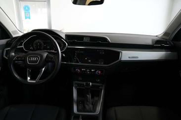 Audi Q3 45 TFSI E — photo 16