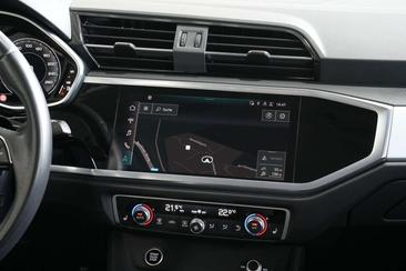 Audi Q3 45 TFSI E — photo 17