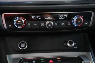 Audi Q3 45 TFSI E — photo 22