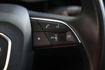 Audi Q3 45 TFSI E — photo 27