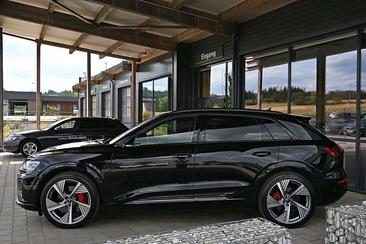 Audi Q8 E-tron S Line 55 E-tron — photo 3