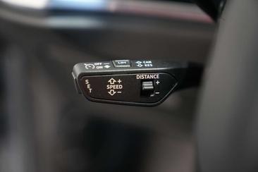 Audi Q3 45 TFSI E — photo 31