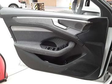 Audi A6 Avant E-hybrid — photo 4