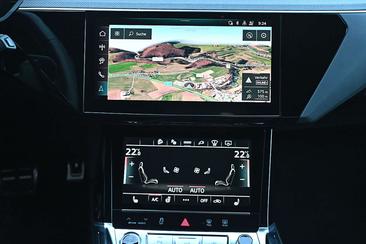 Audi Q8 E-tron S Line 55 E-tron — photo 7