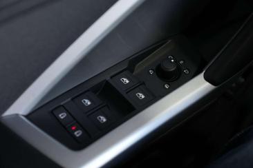 Audi Q3 45 TFSI E — photo 33