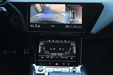 Audi Q8 E-tron S Line 55 E-tron — photo 8