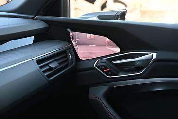 Audi Q8 E-tron S Line 55 E-tron — photo 11