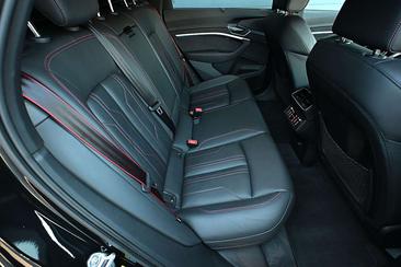 Audi Q8 E-tron S Line 55 E-tron — photo 22