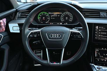 Audi Q8 E-tron S Line 55 E-tron — photo 24