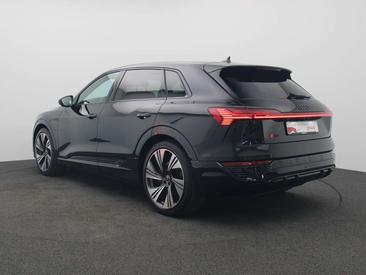 Audi Q8 E-tron S Line 55 — photo 4
