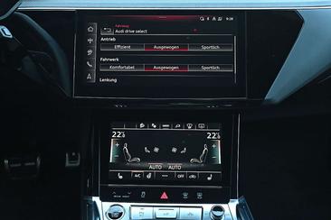 Audi Q8 E-tron S Line 55 E-tron — photo 30