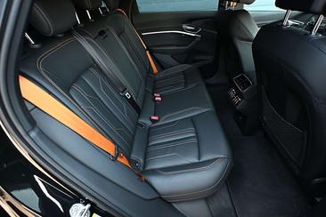 Audi E-tron S Line Black Edition 55 — photo 19
