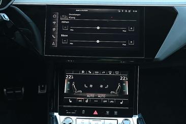 Audi Q8 E-tron S Line 55 E-tron — photo 36