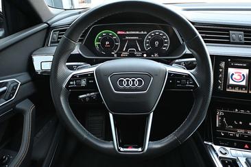 Audi E-tron S Line Black Edition 55 — photo 22