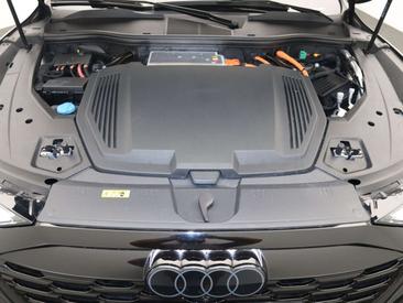 Audi Q8 E-tron S Line 55 — photo 13